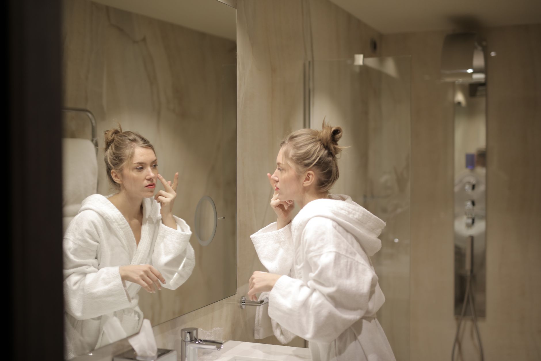 Jak wprowadzić retinol do pielęgnacji? Zasady dla początkujących